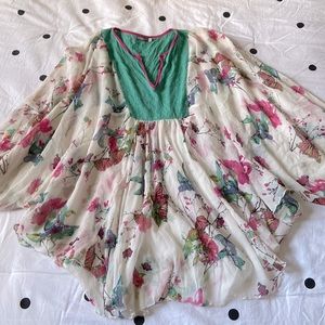 Earthbound Trading Company OS EUC sheer blouse w/hummingbird floral pattern